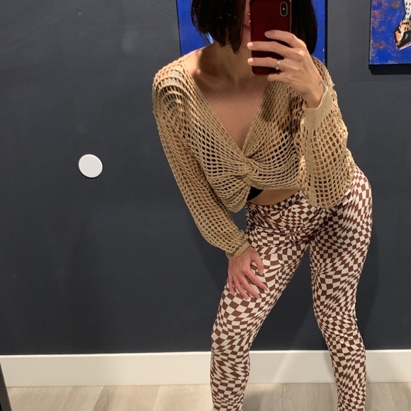 Twisted front cover up top - Picture 3 of 3